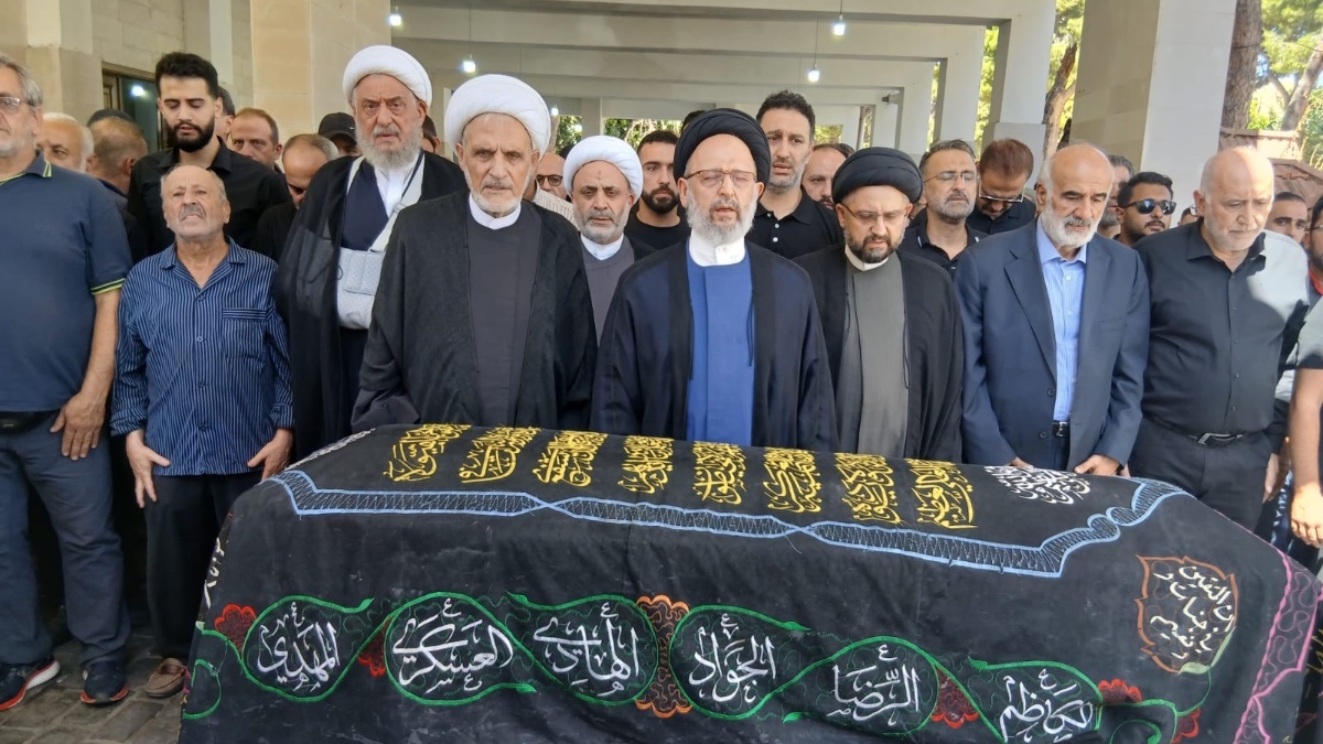 العلامة فضل الله أمّ الصلاة على جثمان أحمد قليط في روضة الشهيدين
