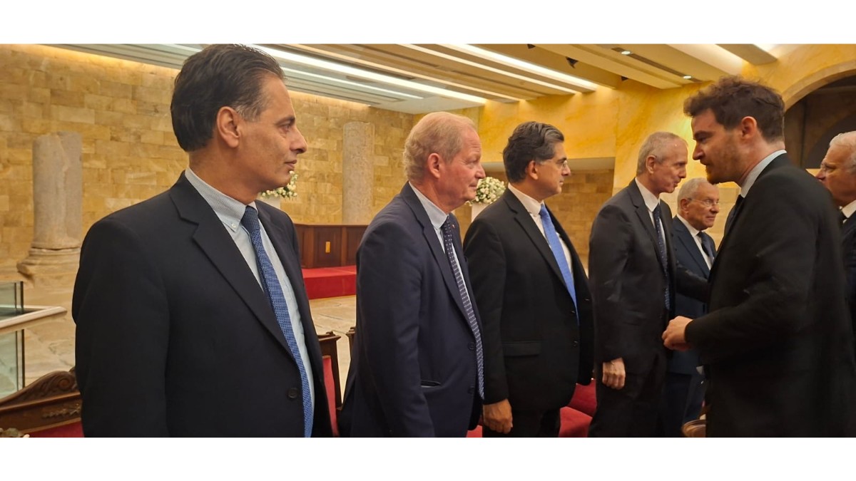 وزير الإعلام والسفير السعودي ونواب وفاعليات سياسية عزوا برحيل دوري شمعون في كاتدرائية مار جرجس - بيروت
