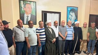 خريس بحث مع لجنة السلم الأهلي في مخيمات صور سبل تعزيز العلاقة مع الجوار وتخفيف الإجراءات