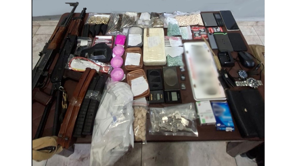 الجيش يوقف رئيس عصابة للاتجار بالمخدرات في حورتعلا بعد عملية رصد