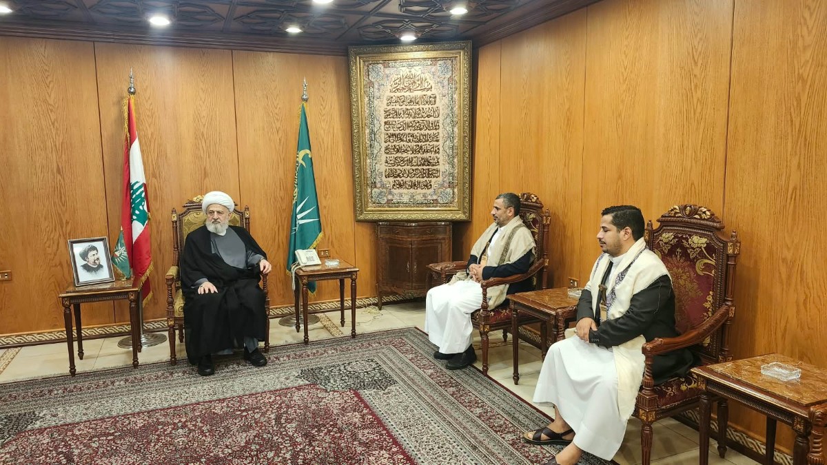 العلامة الخطيب يلتقي وفداً يمنياً ويدعو العرب إلى وقف الحرب