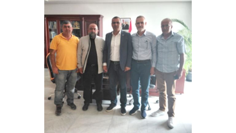 وفد مربي المواشي والدواجن في الجنوب عرض مع وزير الزراعة خسائر العدوان وشؤون القطاع