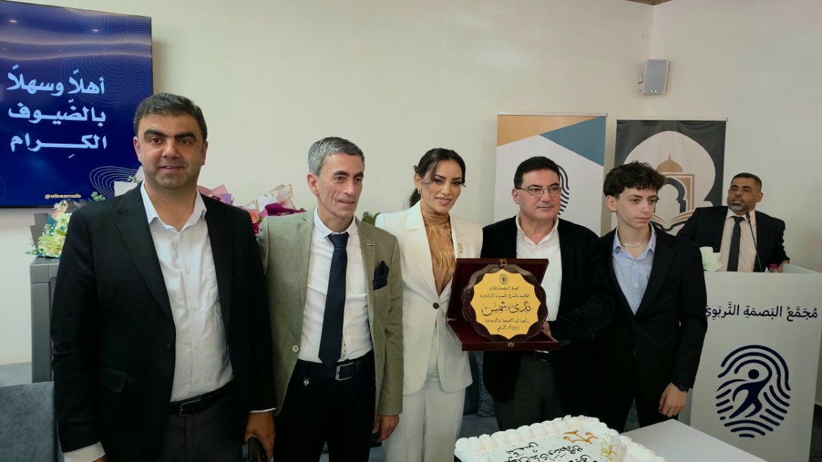 مجمع البصمة التربوي كرم الكاتبة بالعدل الدكتورة ندى منيف شمس وكلمات ركزت على أهمية العدالة في بناء المجتمع