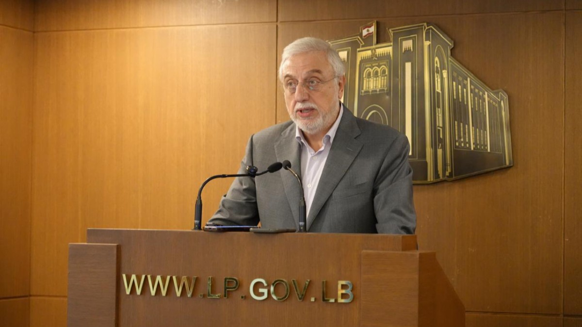 The Defense Committee postponed consideration of draft laws concerning the security forces, and al-Samad expressed surprise at the absence of the interior minister and representatives of those concerned